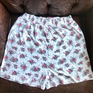 🌻 3/$20 Vintage High Waisted Floral Shorts M